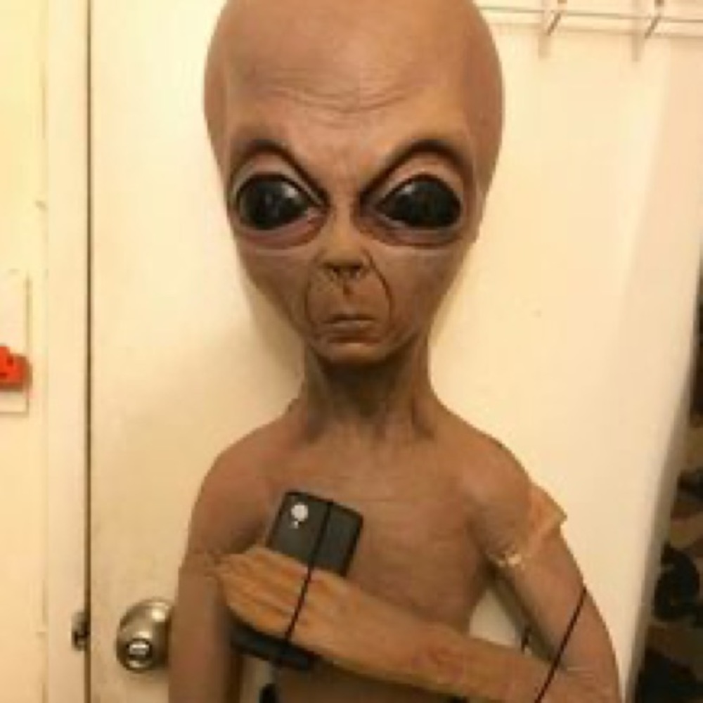 Meet your Posher, €£»¿≠₩₽ - the Alien
